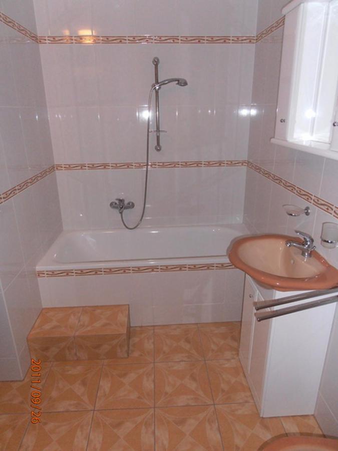 Ave Lagiewniki Apartamento Cracóvia Exterior foto